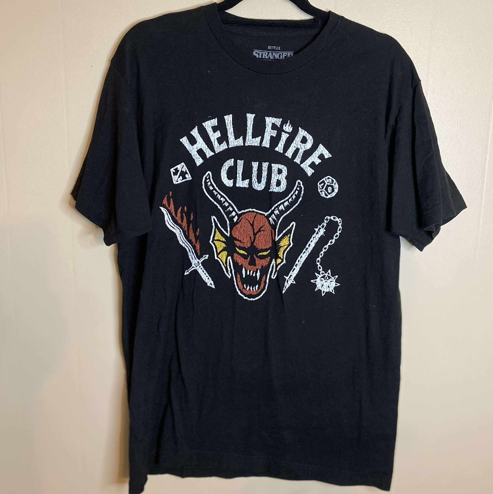 Stranger Things Large Hellfire Club Dungeons And Dragon Shirt